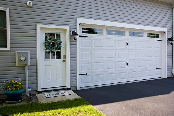 24/7 Emergency Garage Door Panel Replacement experts in Dunnstown, PA